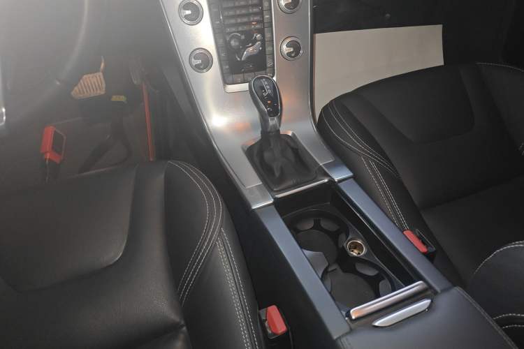 Used Volvo XC60 2017 T5 AWD Smart Range Edition
