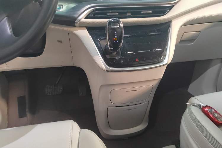 Used Buick GL8 2023 ES Lu Zun Deluxe and Yue Edition