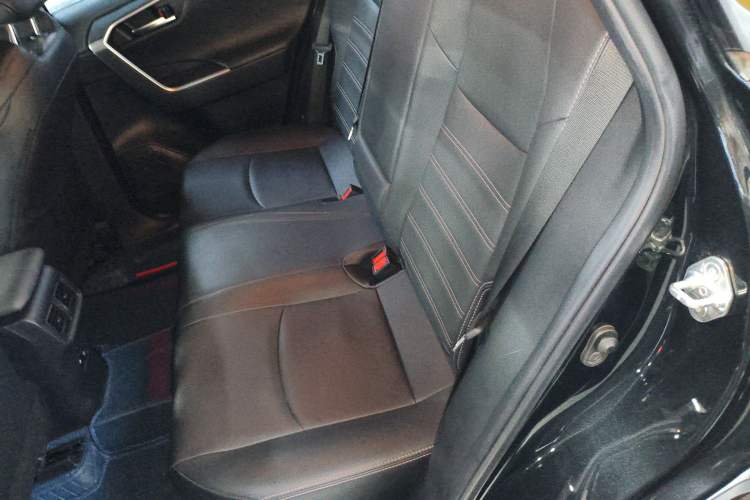 Used Toyota Wildlander 2021 2.0L CVT 4x4 Luxury Edition
