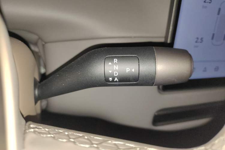 Used Li Auto Li Auto i6 2025 Model Four-Wheel-Drive Standard Type
