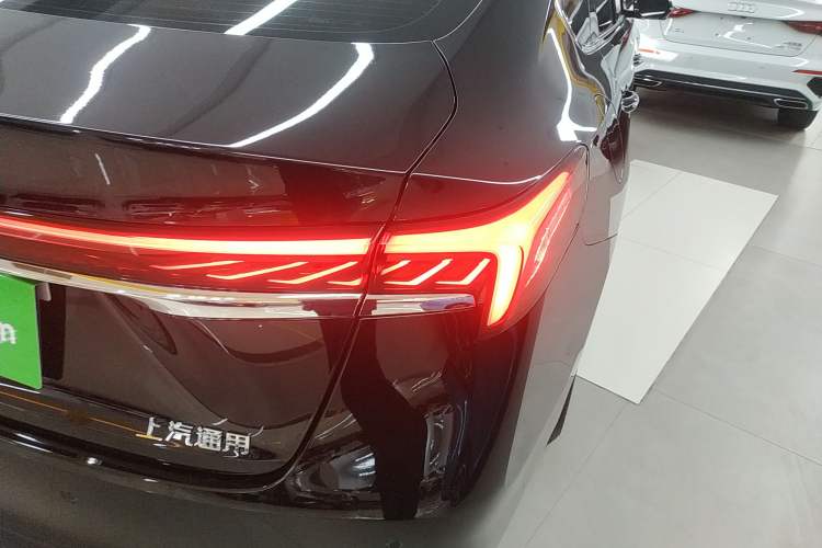 Used Buick LaCrosse 2025 28T Platinum Edition
