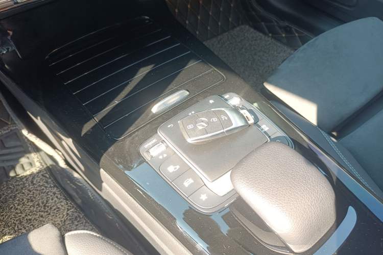 Used Mercedes-Benz A-Class 2021 A 200 L Sport Sedan Fashion Model
