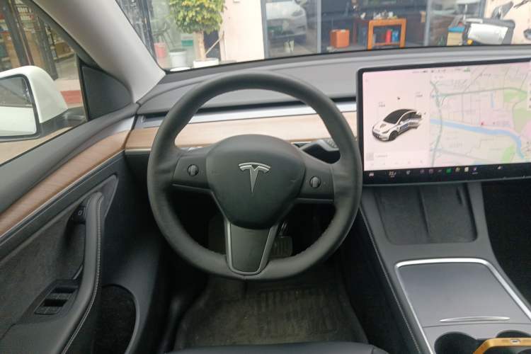 Used Tesla Model Y 2021 Long-Range All-Wheel-Drive Version