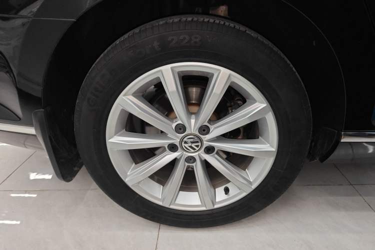 Used Volkswagen Magotan 2017 330TSI DSG Leading Model
