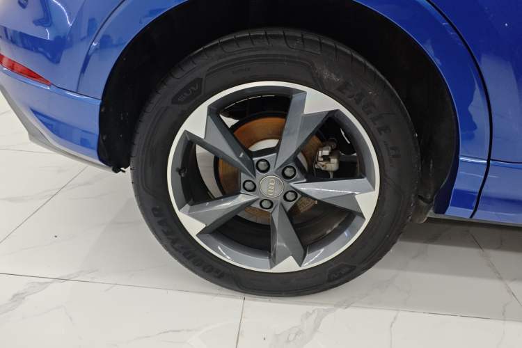 Used Audi Q3 2019 35 TFSI Fashion Dynamic Model
