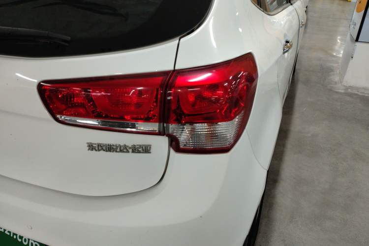 Used Kia K2 2015 Hatchback 1.4L AT GLS Cool Edition
