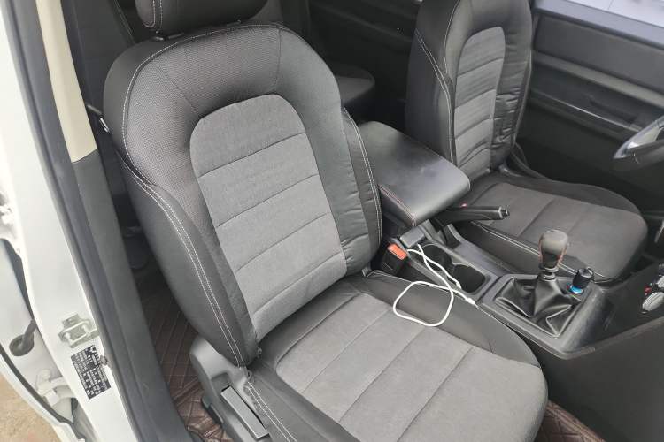 Used Wuling Hongguang PLUS 2019 1.5T Manual Comfort Version 7 Seats
