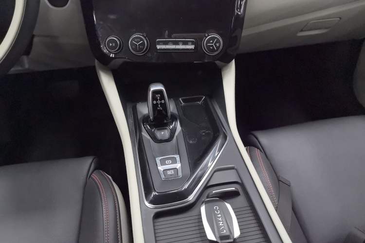 Used Lynk & Co 02 2019 1.5T DCT Two-Wheel Drive Shine Pro Edition China VI Standard
