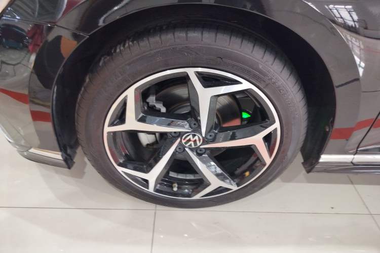 Used Volkswagen Magotan 2023 2 Million Units Commemorative Edition 330TSI DSG Luxury Version
