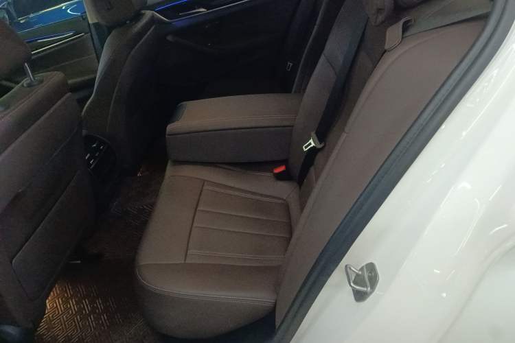 Used BMW 5 Series 2019 Facelifted 525Li Luxury Package
