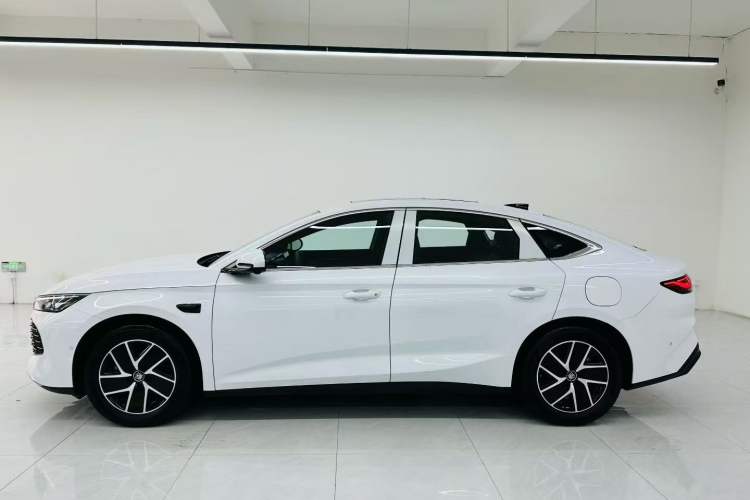 Used BYD Qin PLUS 2025 DM-i Smart Drive 120KM Superior Model
