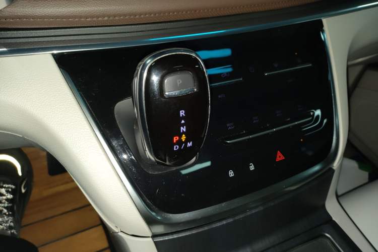 Used Buick GL8 2021 Land Cruiser Executive Class 652T Luxury Model