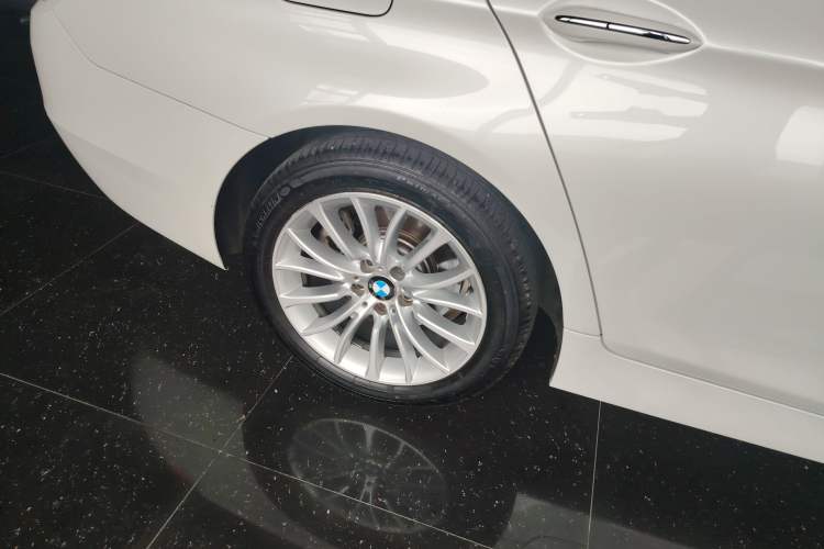 Used BMW 5 Series 2014 525Li Luxury Design Package
