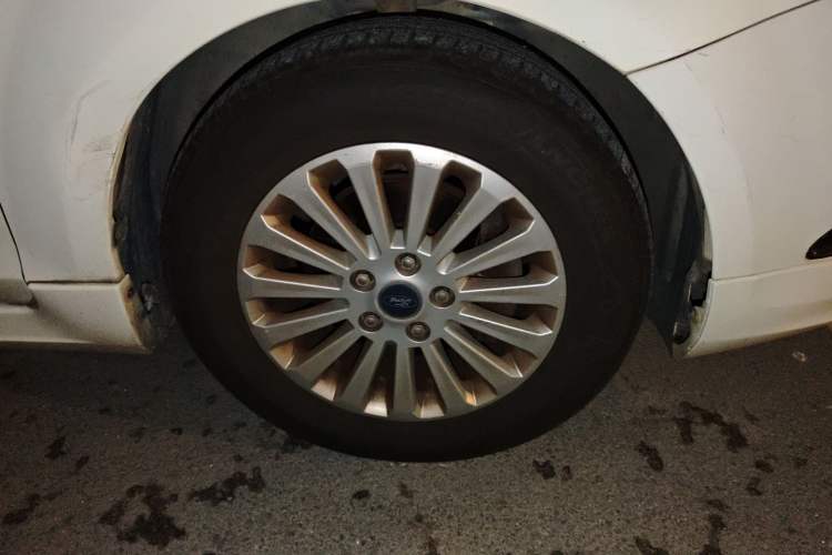 Used Ford Focus 2013 Hatchback Classic 1.8L Manual Fashion Edition
