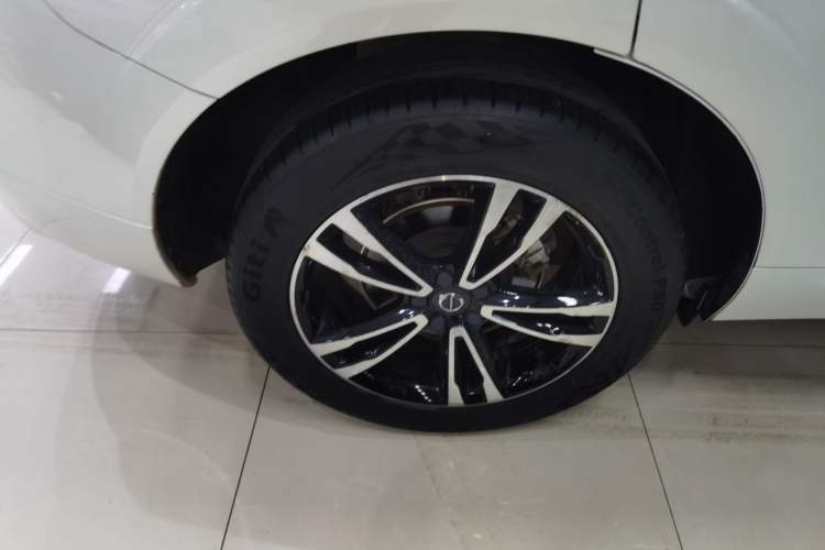 Used Volvo XC60 2019 T5 4x4 Zhiyuan Edition China VI Standard
