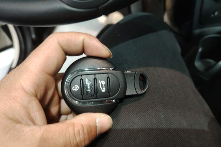 Used  MINI 2022 Updated 1.5T COOPER Classic Edition Five-Door Version
