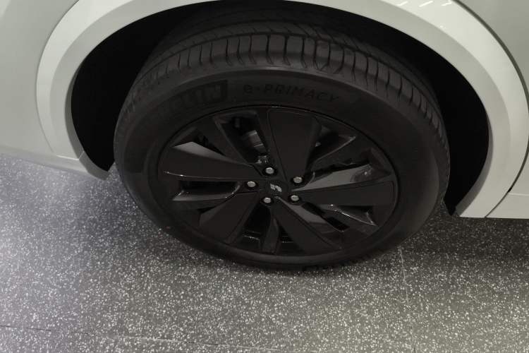 Used Li Auto L8 2025 Pro Smart Refresh Edition
