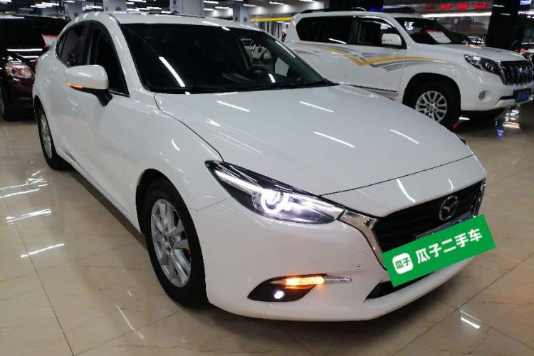 Used Mazda Mazda 3 Axela 2019 Cloud-Controlled Version Sedan 1.5L Automatic Luxury Trim China V Standard
