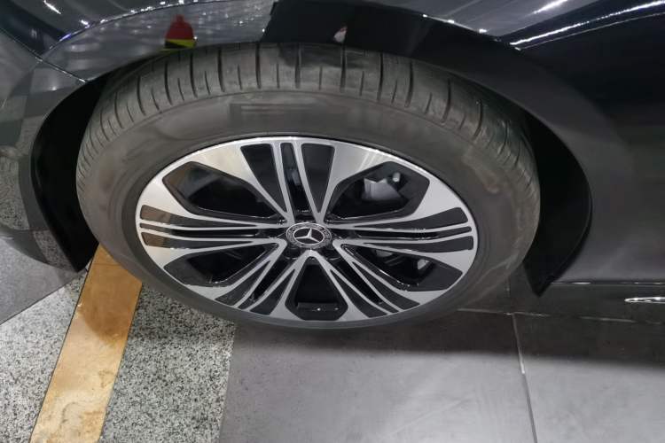 Used Mercedes-Benz E-Class 2024 Facelift E 300 L Fashion Sport Edition
