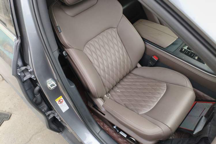 Used BYD Han 2023 DM-i Champion Edition 200KM Flagship Model