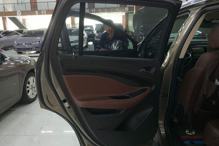 Used Buick Envision 2017 28T Four-Wheel Drive Elite Model
