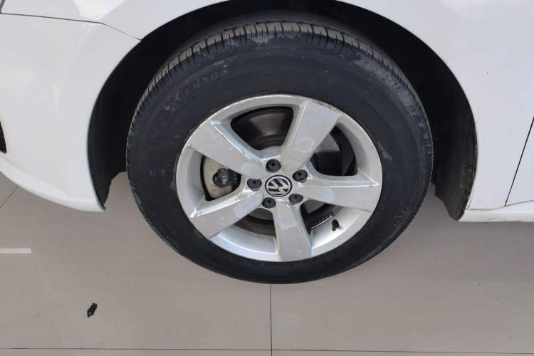 Used Volkswagen Lavida 2013 Revised Classic 1.6L Automatic Fashion Edition