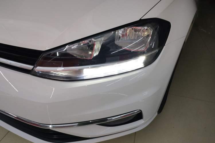 Used Volkswagen Golf 2018 230TSI Automatic Luxury Version
