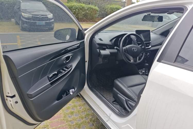 Used Toyota YARiS L 2022 X-Trail 1.5L CVT Luxury PLUS Edition