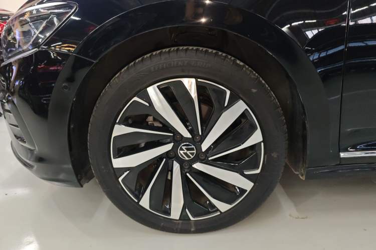 Used Volkswagen Passat 2024 380TSI Dragon Glory Edition
