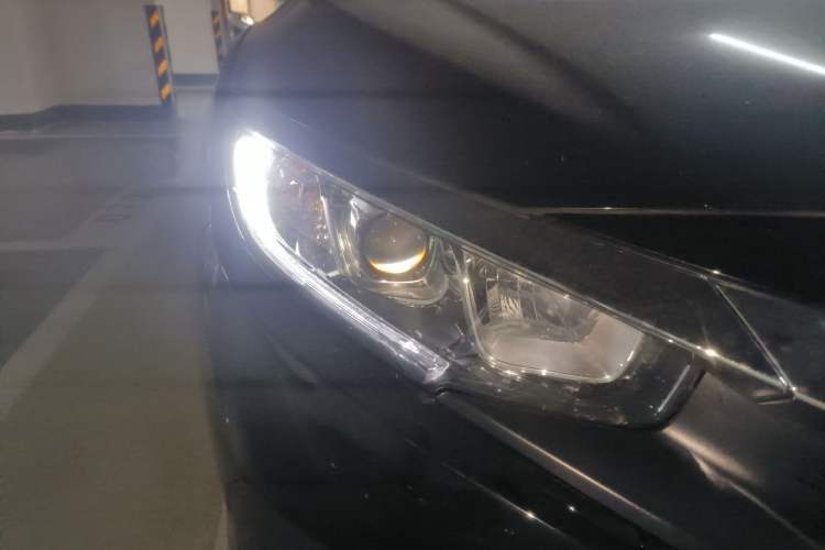 Used Honda Civic 2016 220TURBO CVT Luxury Edition
