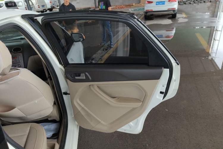 Used Ford Focus 2013 Sedan Classic 1.8L Automatic Millionth Anniversary Edition
