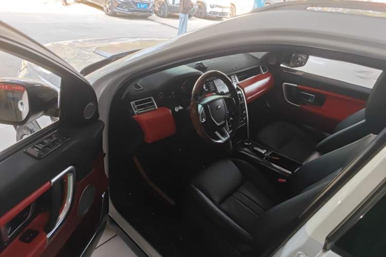 Used Land Rover Discovery Sport 2019 240 PS SE Version China VI Standard