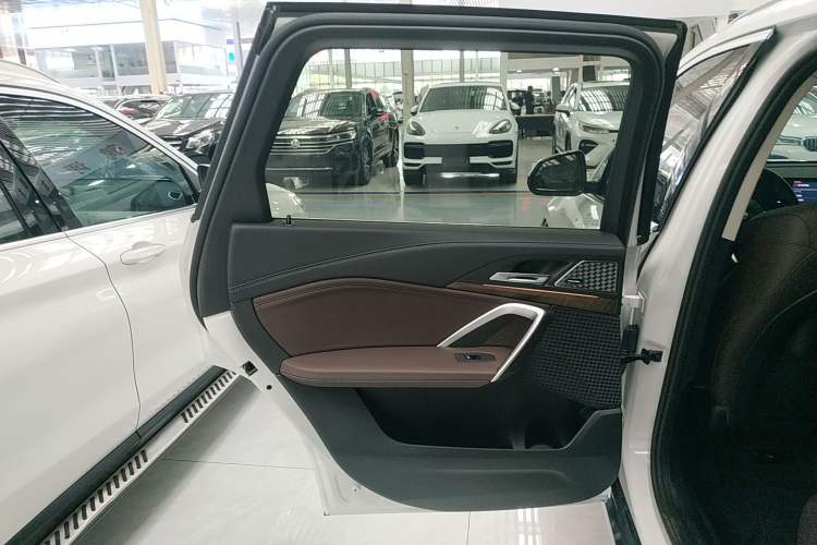 Used BMW X1 2023 xDrive25Li X Design Package
