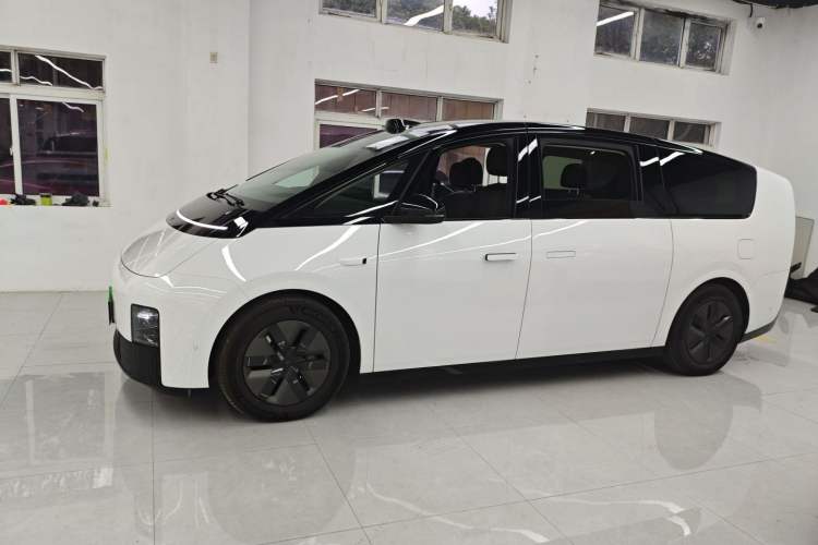 Used Li Auto MEGA 2024 Ultra Model
