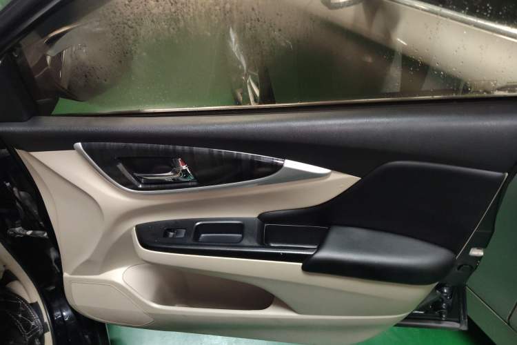 Used Honda Crider 2013 1.8L automatic luxury edition
