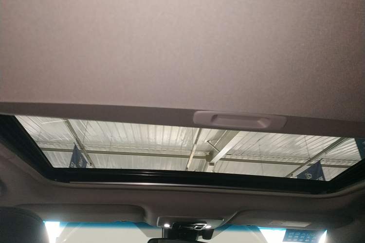 Used Toyota Camry 2021 2.0G Luxury Edition
