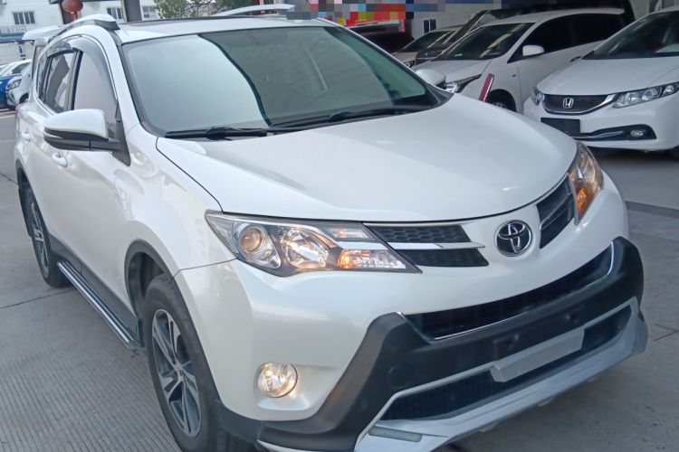 Used Toyota RAV4 2015 2.0L CVT Two-Wheel Drive Fashion Edition