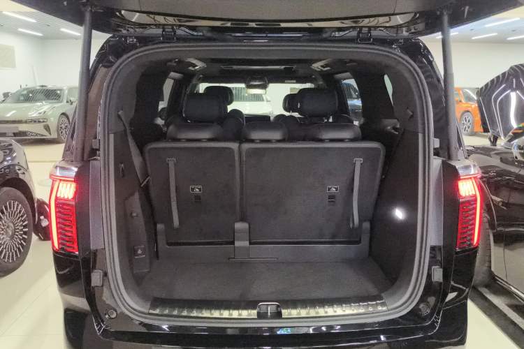 Used Zeekr 009 2024 7-Seater Aisle Version 108 kWh
