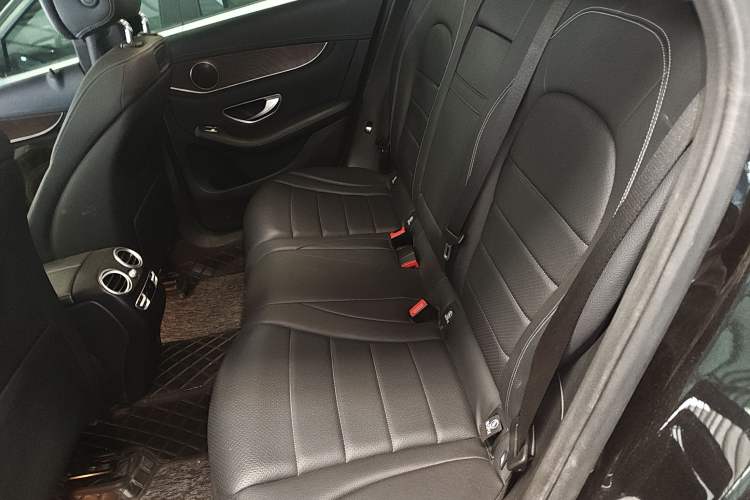 Used Mercedes-Benz GLC 2018 Refreshed GLC 300 4MATIC Dynamic Edition