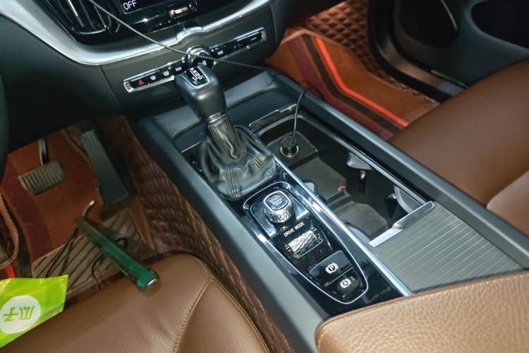 Used Volvo XC60 2021 T5 4x4 Smart Luxury Edition