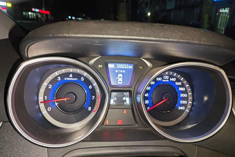 Used Hyundai Elantra (5th Generation / Langdong) 2016 1.6L Manual Luxury Model