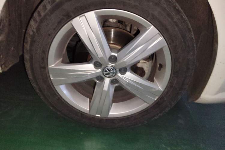 Used Volkswagen Lavida 2017 1.6L Manual Fashion Edition