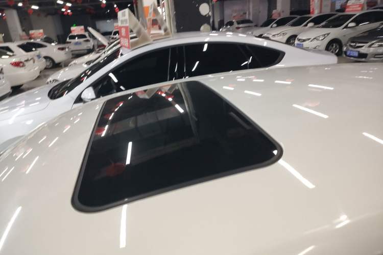 Used Volkswagen Polo 2016 1.6L Automatic Comfort Model