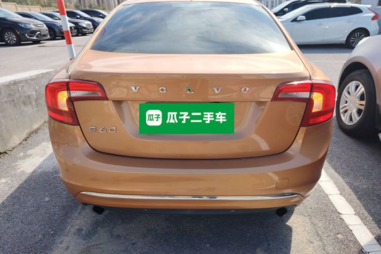 Used Volvo S60 2014 S60L 2.0T Zhiyuan Edition
