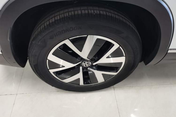 Used Volkswagen Tayron 2023 280TSI Two-Wheel-Drive Luxury Plus Advanced Version
