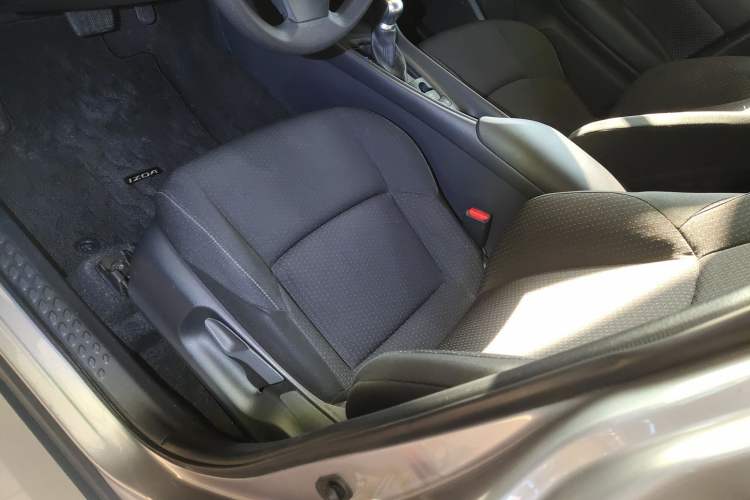 Used Toyota IZOA 2018 2.0L Yidong Edition China VI