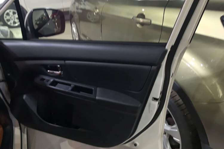 Used Subaru XV 2014 2.0i Comfort Edition
