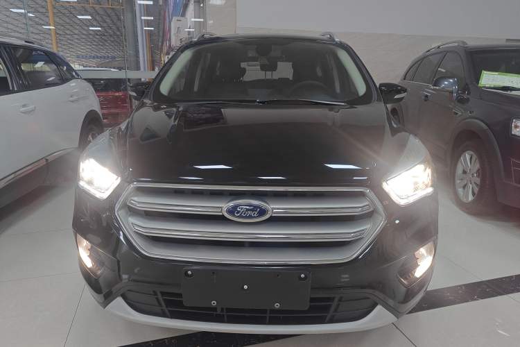 Used Ford Kuga 2018 EcoBoost 180 Two-Wheel-Drive Platinum Edition

