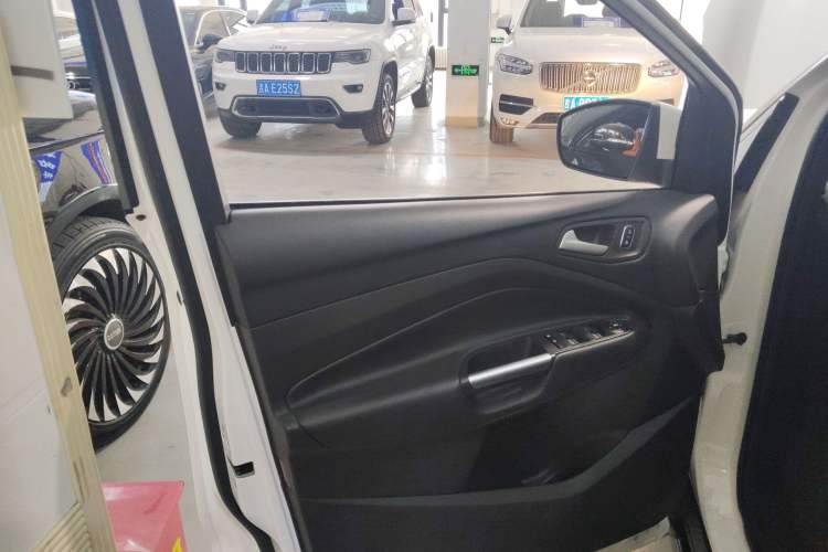 Used Ford Kuga 2019 EcoBoost 180 Two-Wheel-Drive Platinum Edition China VI Standard
