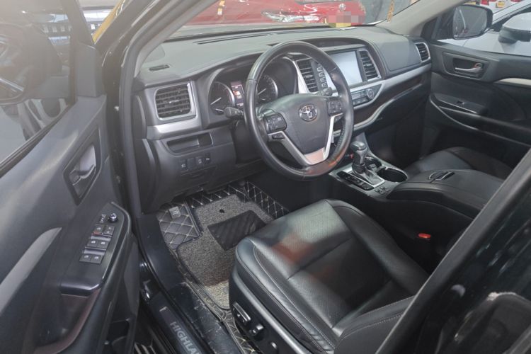 Used Toyota Highlander 2018 2.0T Four-Wheel Drive Luxury Edition 7 Seats China V Emission Standard

